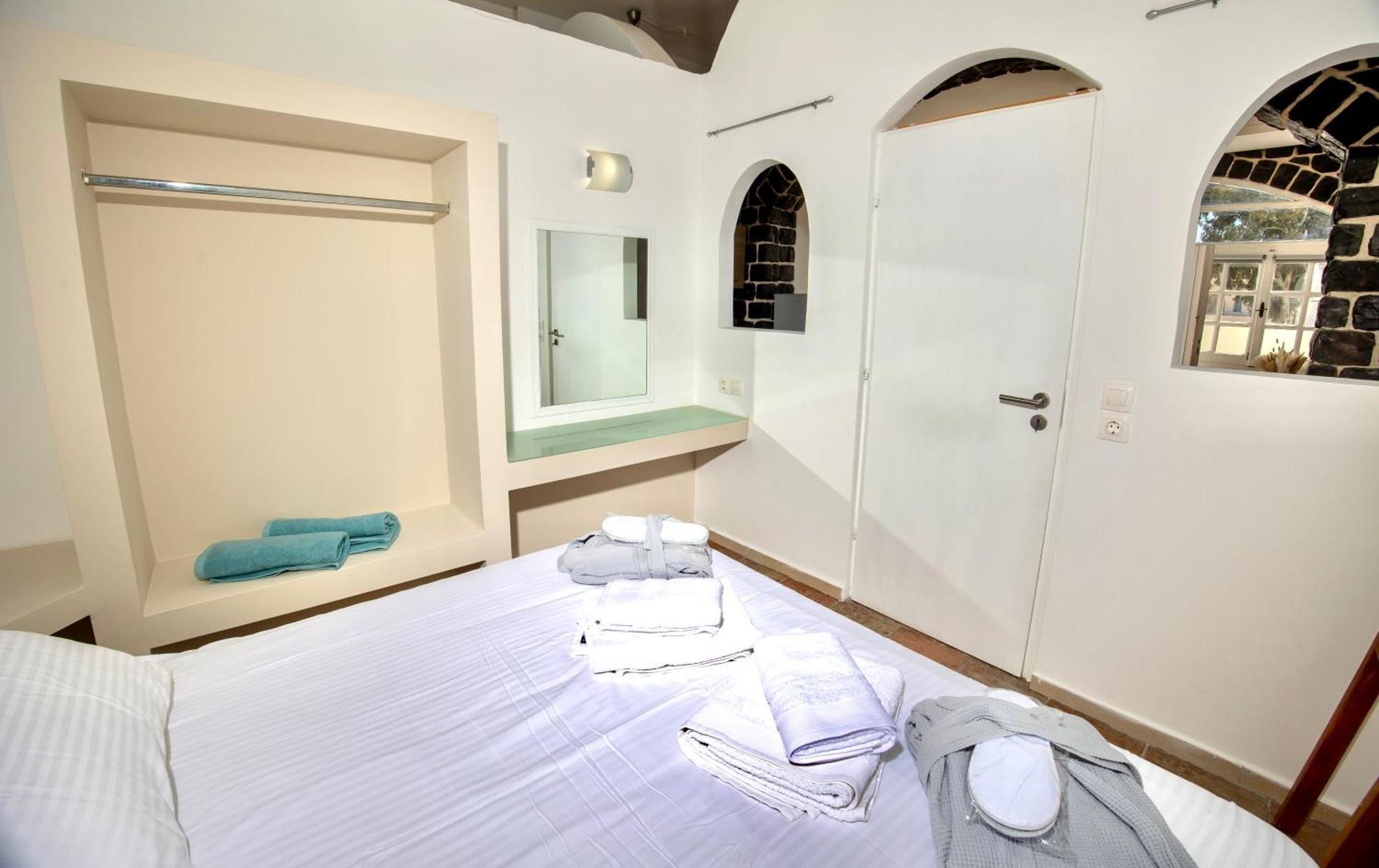 Dawn Suites Santorini Vourvoulos Room photo